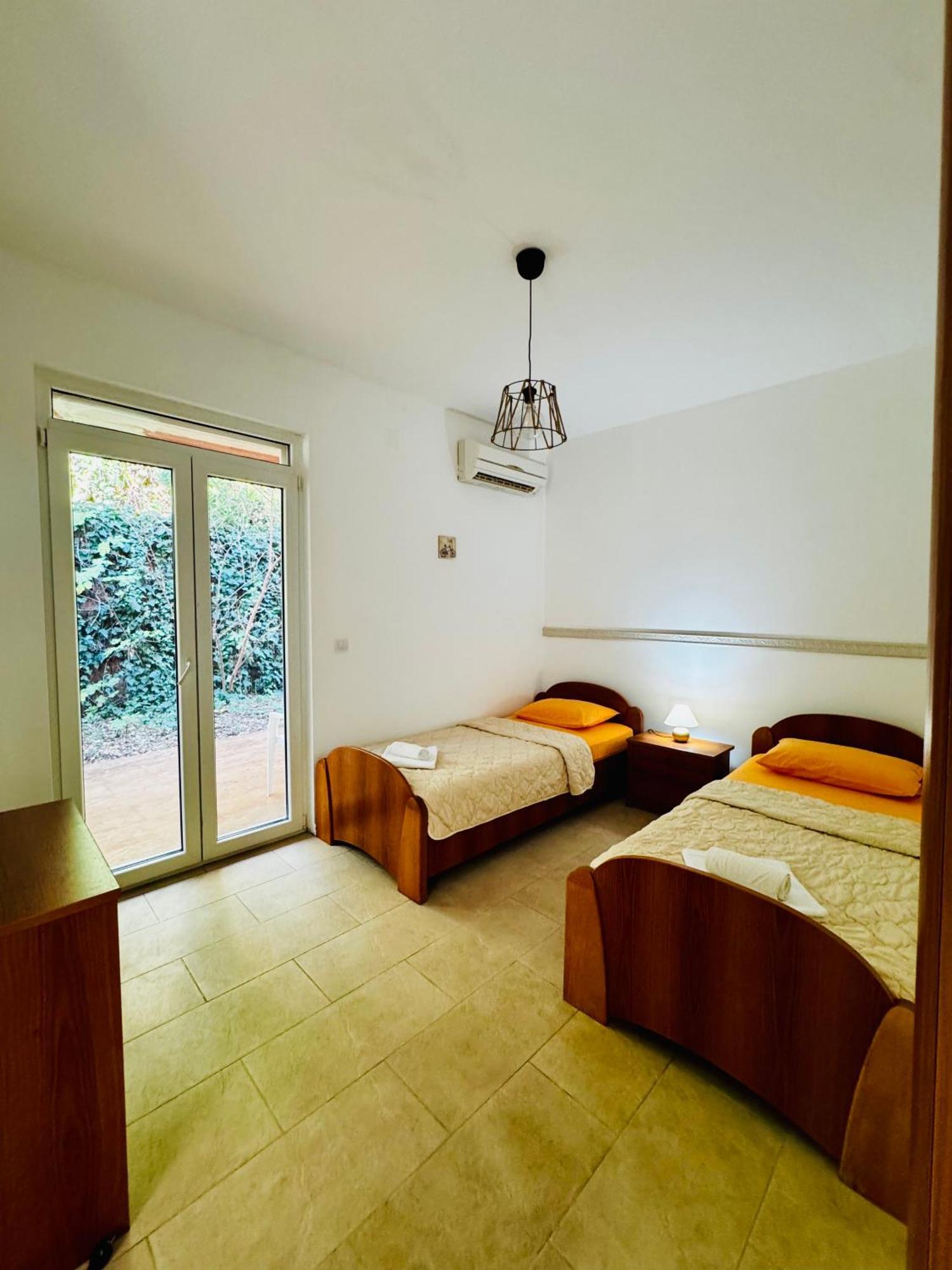 Budva Felix Suites Bagian luar foto