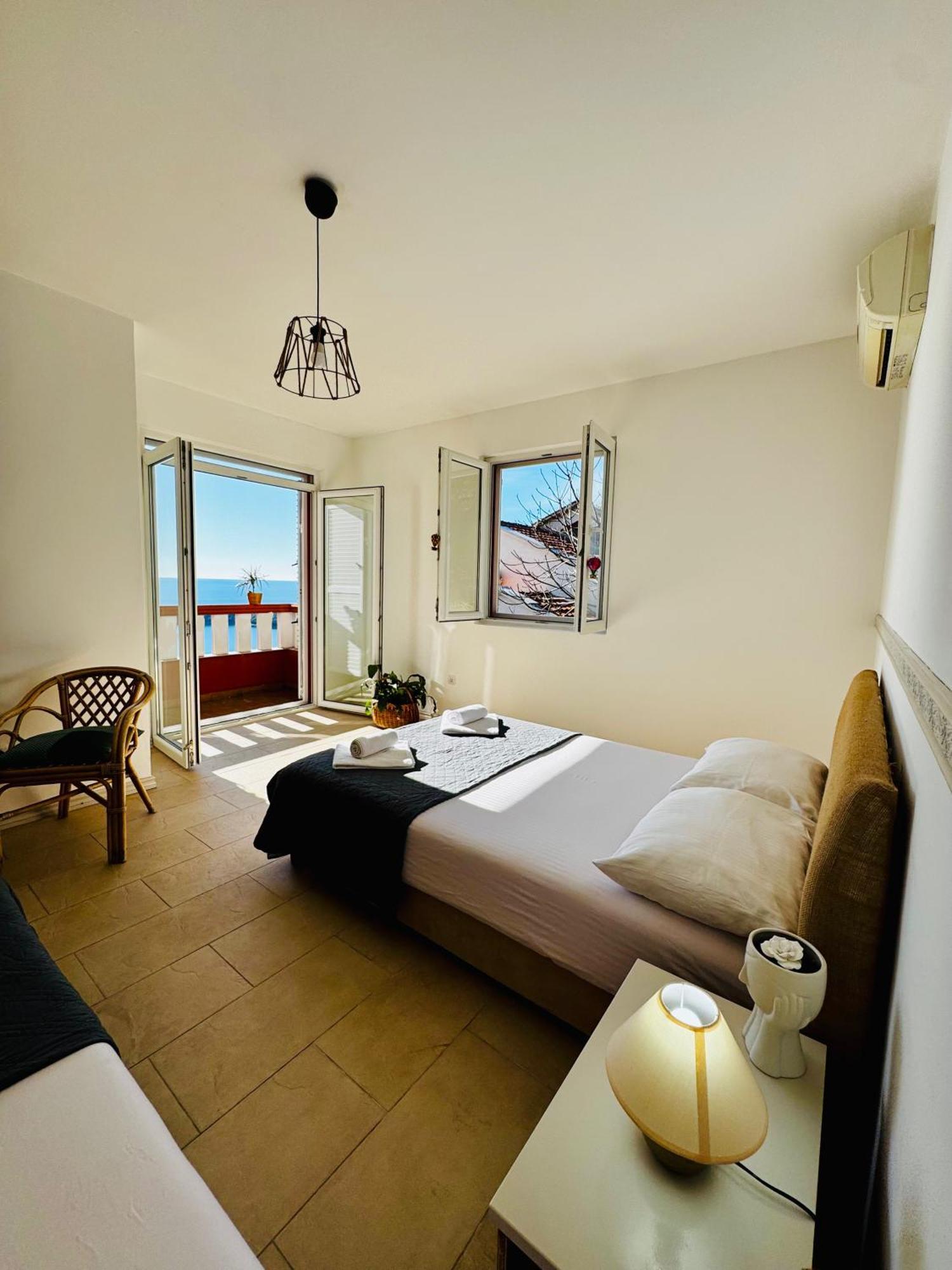 Budva Felix Suites Bagian luar foto