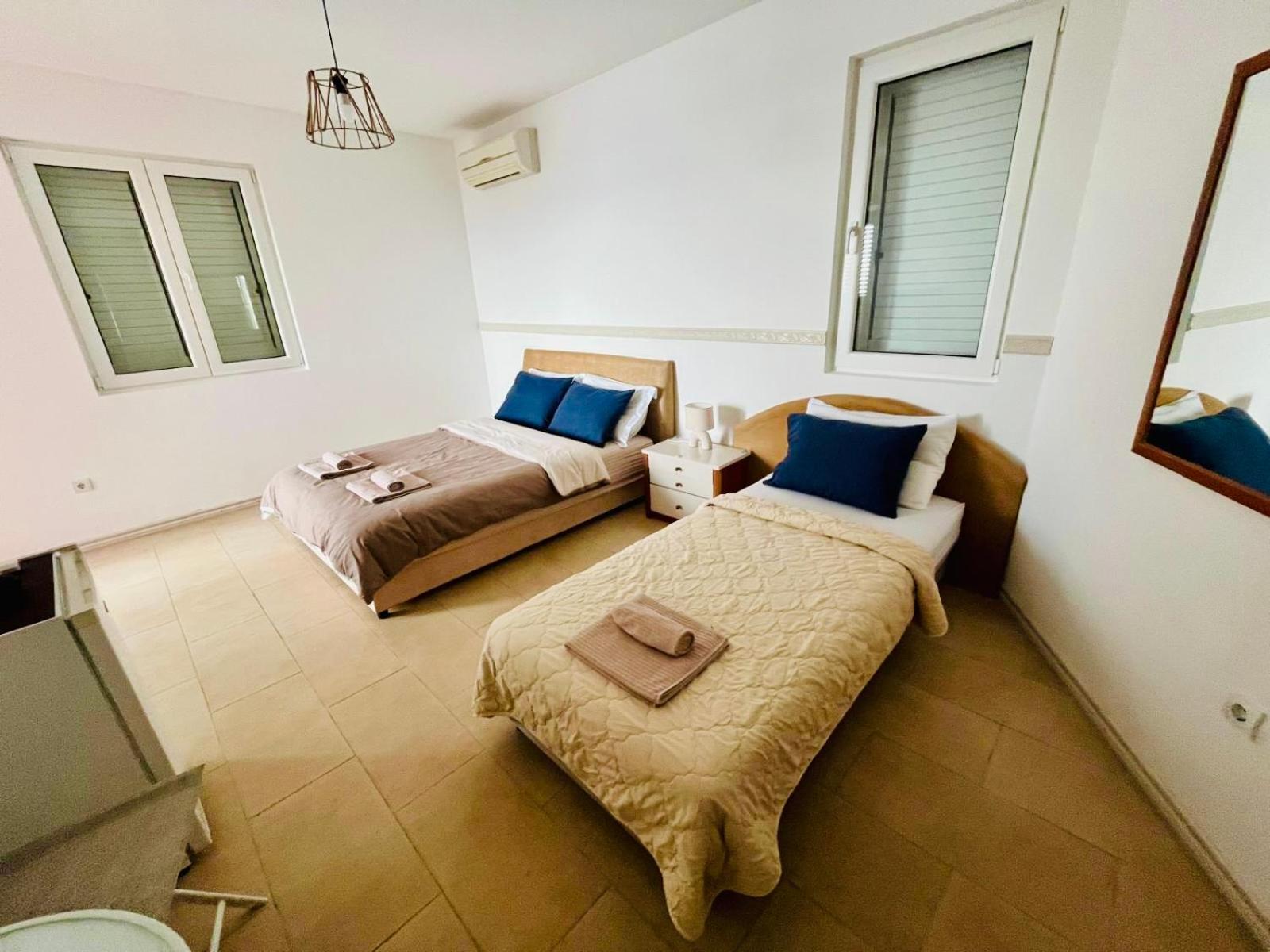 Budva Felix Suites Bagian luar foto