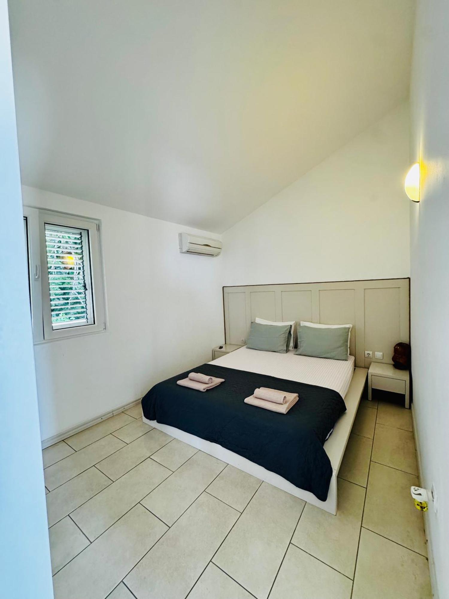 Budva Felix Suites Bagian luar foto