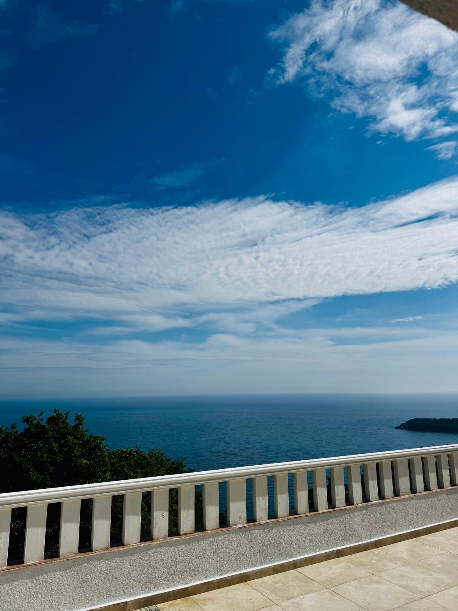 Budva Felix Suites Bagian luar foto