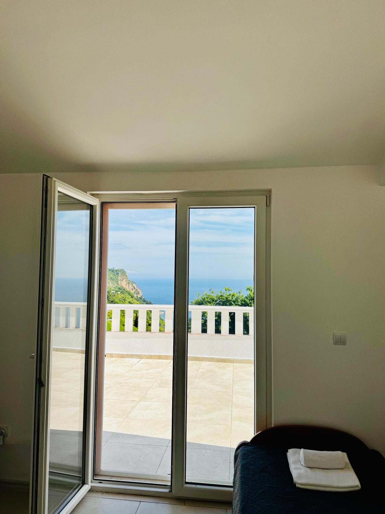 Budva Felix Suites Bagian luar foto